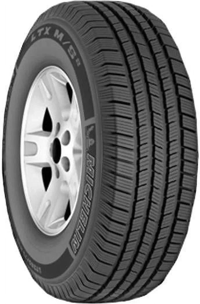 265/70R17 113T All-Season Tire