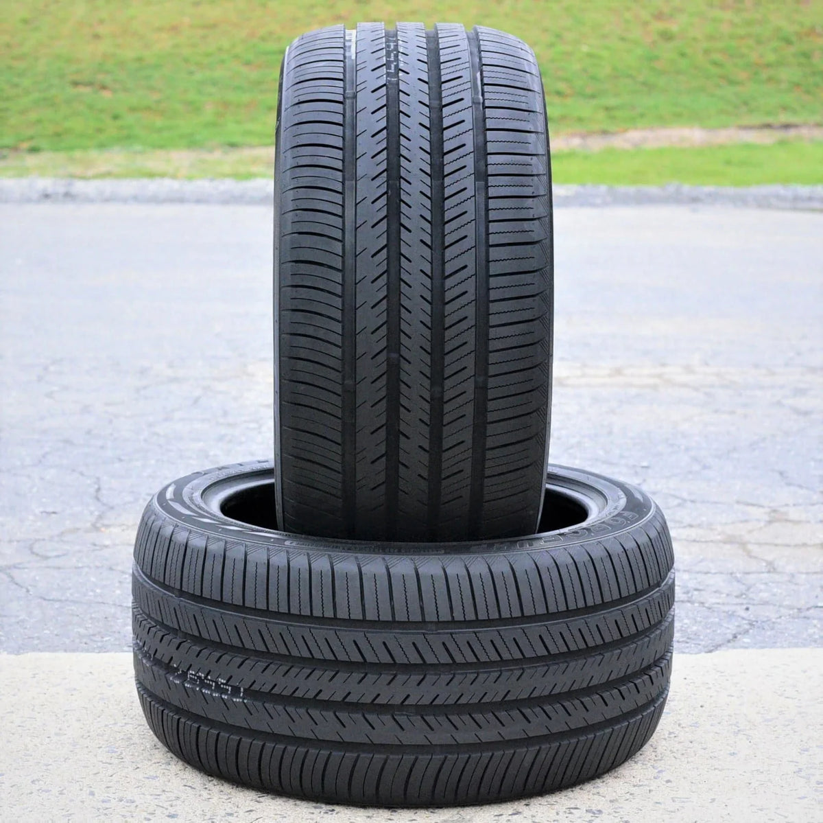 A set of 4 (4)265/35R20 99Y XL high-performance full-season tires for: 2015-23 Ford Mustang EcoBoost Premium, 2012-13 Audi A7 Quattro Base